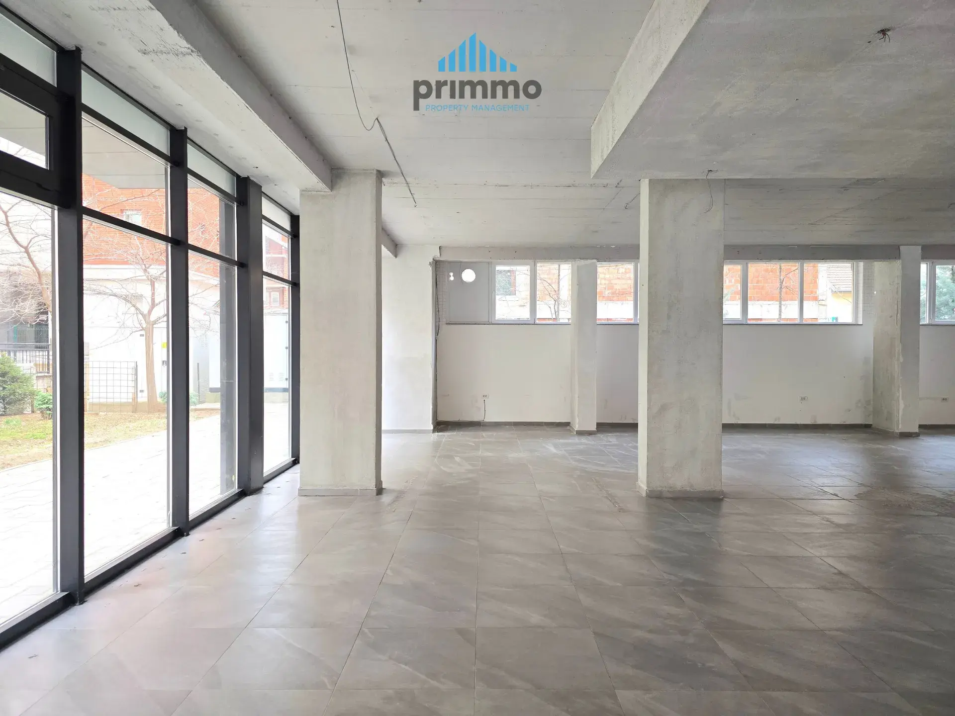 Lokal / Zyrë • 400m2 4