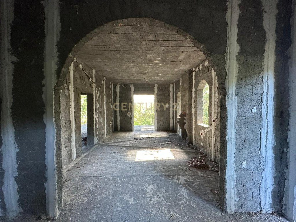 SHITET SHTEPI PRIVATE DHE TOKE NE BUDULL, 5KM NGA KOLAUDIMI FUSHE PREZE