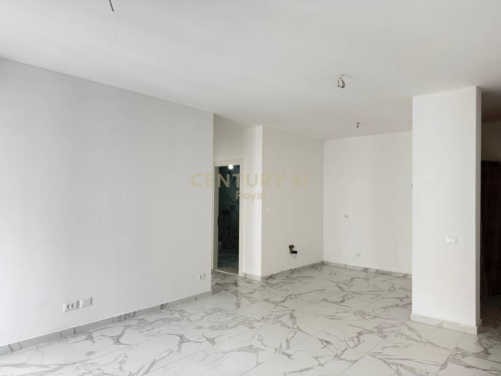 Jepet me qira ambient prane Porcelan 2 3