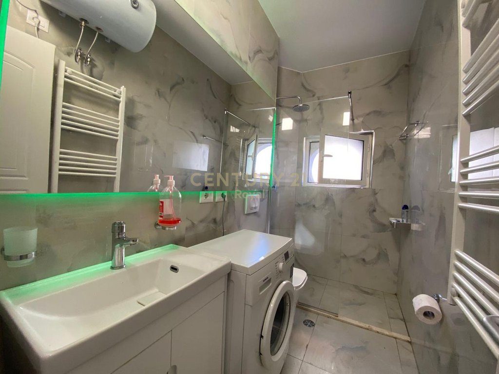 JEPEN ME QIRA APARTAMENT 1+1 NE BLLOK PRANE LIBRIT UNIVERSITAR