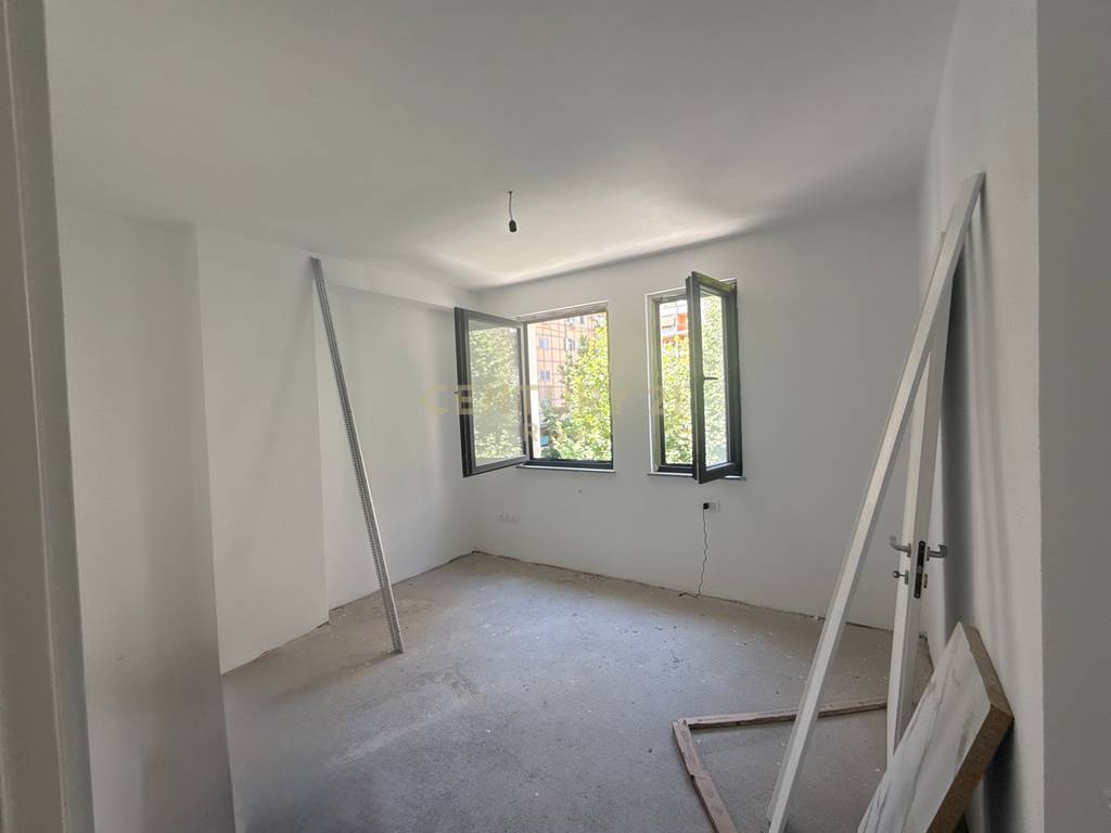 SHITET APARTAMENT 2+1+2 NE ASTIR