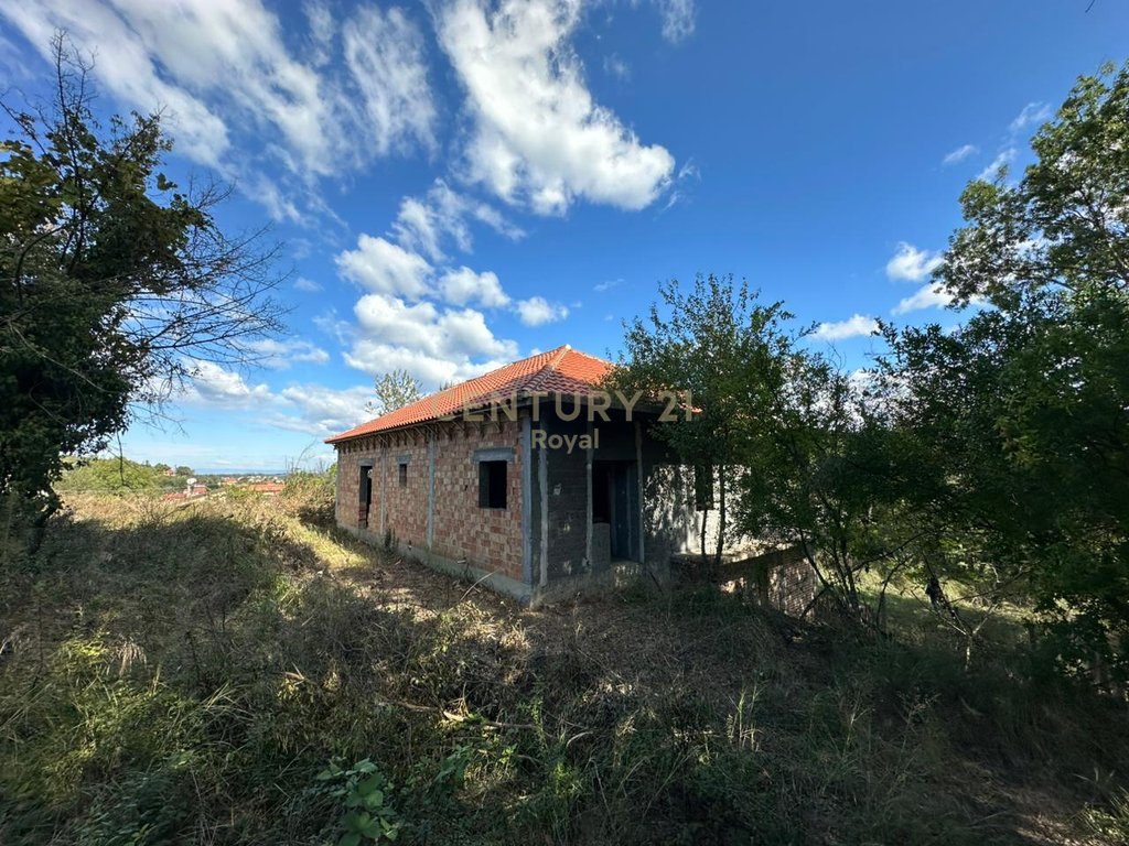 SHITET SHTEPI PRIVATE DHE TOKE NE BUDULL, 5KM NGA KOLAUDIMI FUSHE PREZE