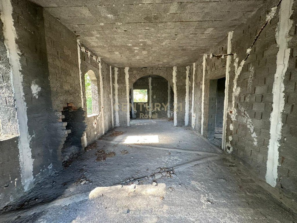 SHITET SHTEPI PRIVATE DHE TOKE NE BUDULL, 5KM NGA KOLAUDIMI FUSHE PREZE