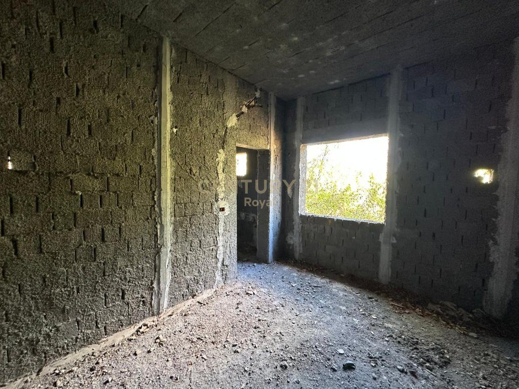 SHITET SHTEPI PRIVATE DHE TOKE NE BUDULL, 5KM NGA KOLAUDIMI FUSHE PREZE