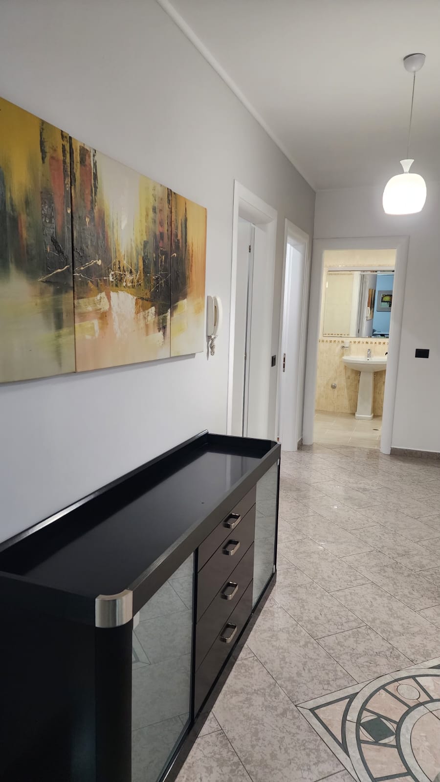 Jepet apartament 2+1+2 me qira – ngjitur me Ambasadën Amerikane !
