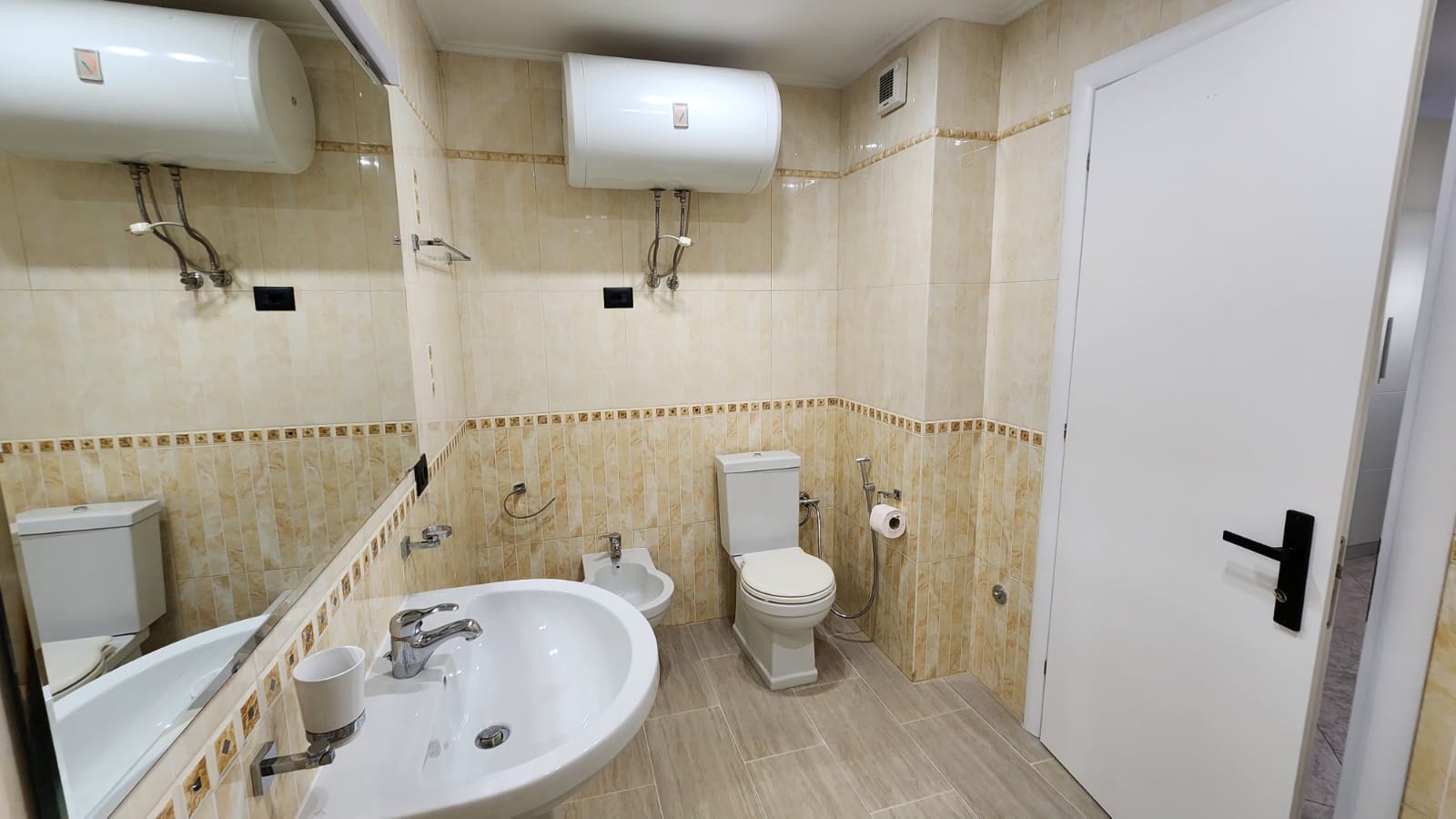 Jepet apartament 2+1+2 me qira – ngjitur me Ambasadën Amerikane !