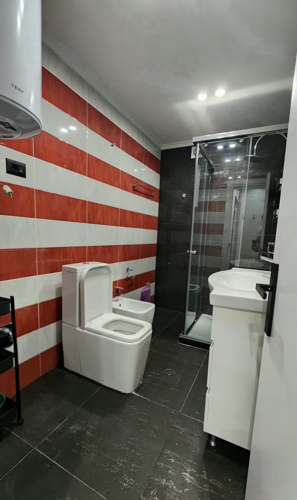 Jepet apartament 2+1+2 me qira – ngjitur me Ambasadën Amerikane !