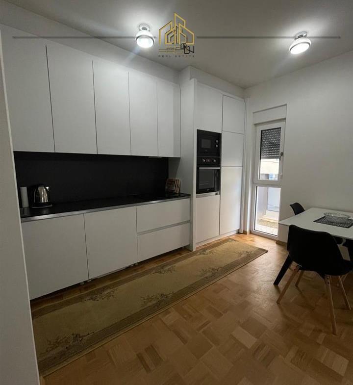 Banesë me qira – Mati 1 4