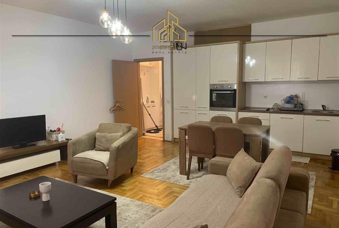 Garsoniere me qira – Qendër 3