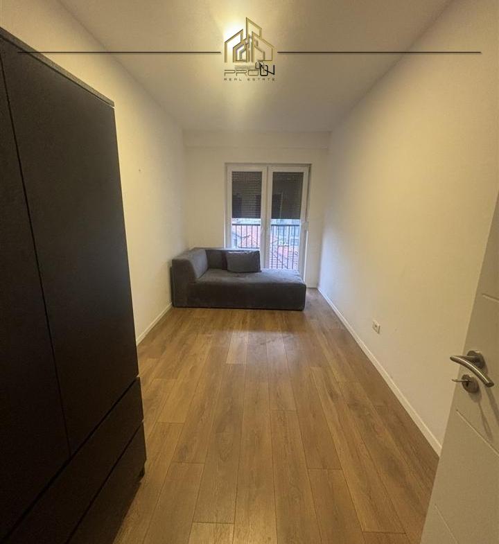 Banesë / Zyre me qira – Rruga B 4