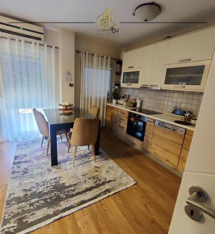 Banesë në shitje – Tophane 3
