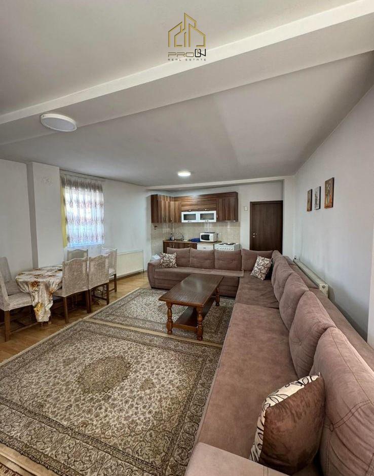Kat shtëpie me qira – Qendër