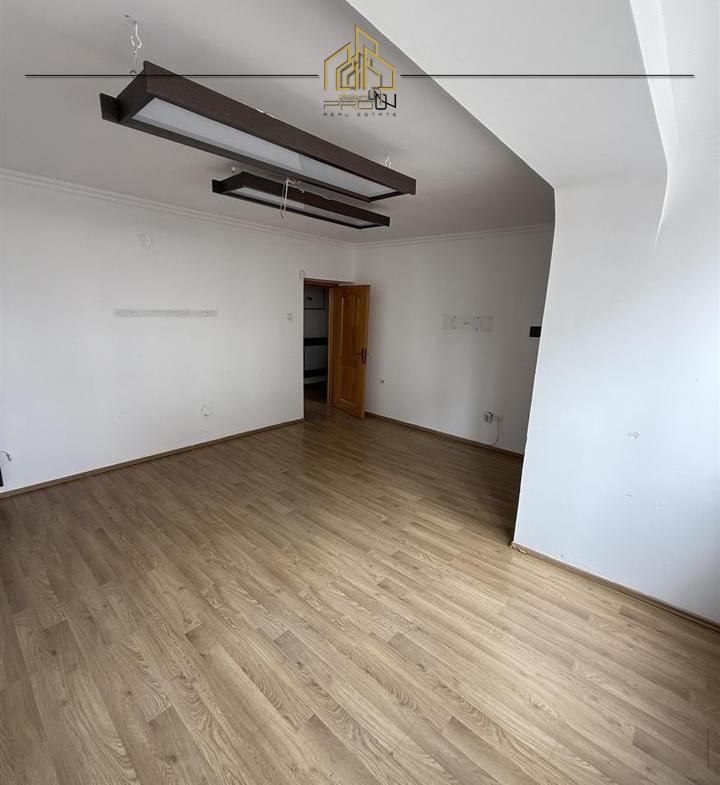 Banesë / Zyre me qira – Pejton 3