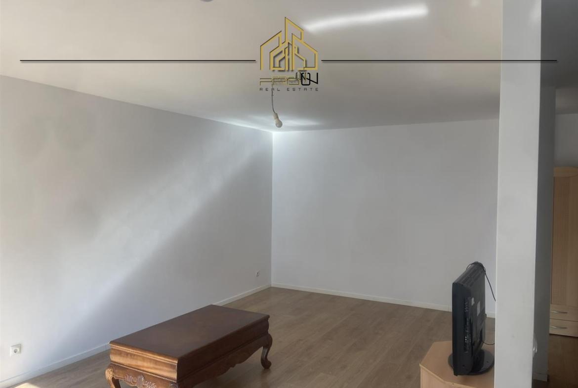 Banesë / Zyre me qira – Rruga B 4