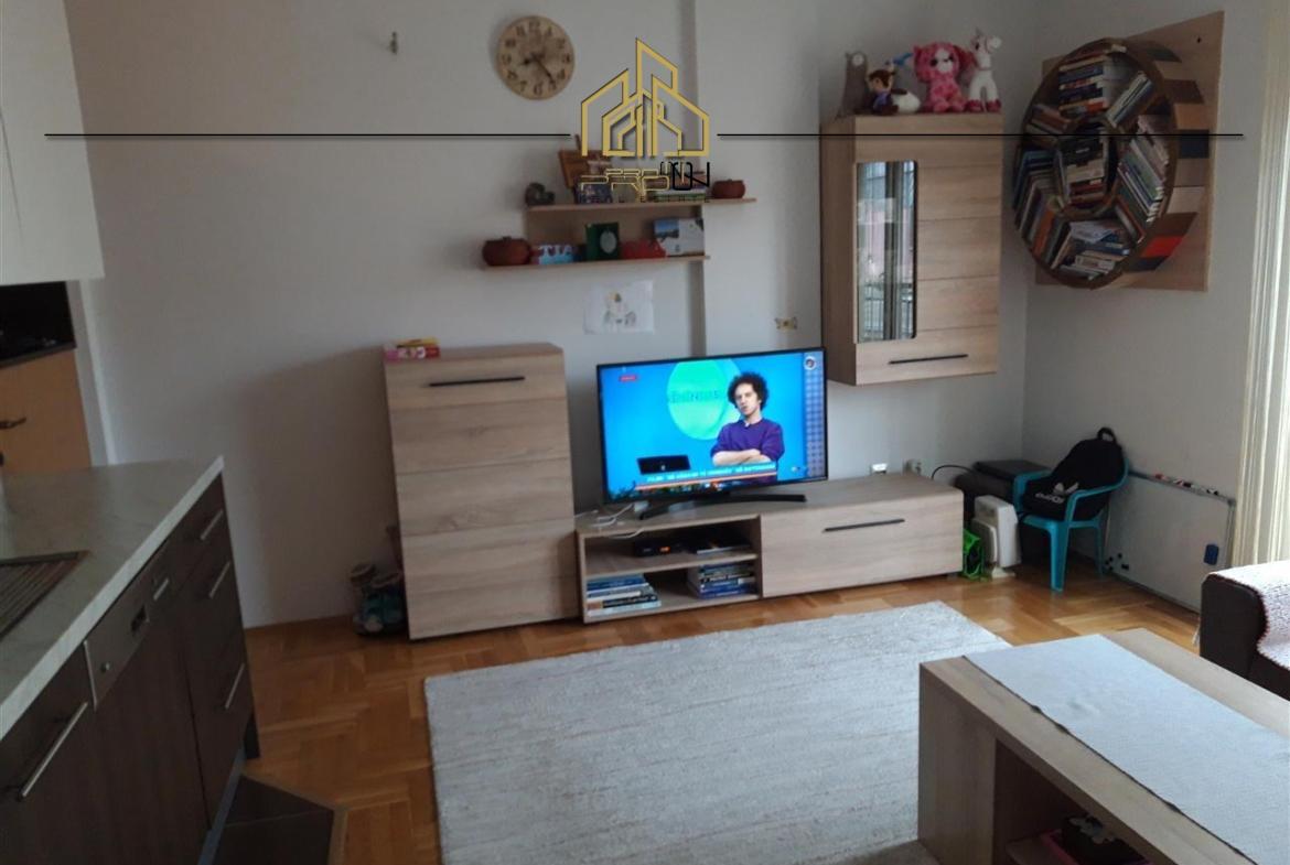 Banesë me qira – 4 Llullat 3
