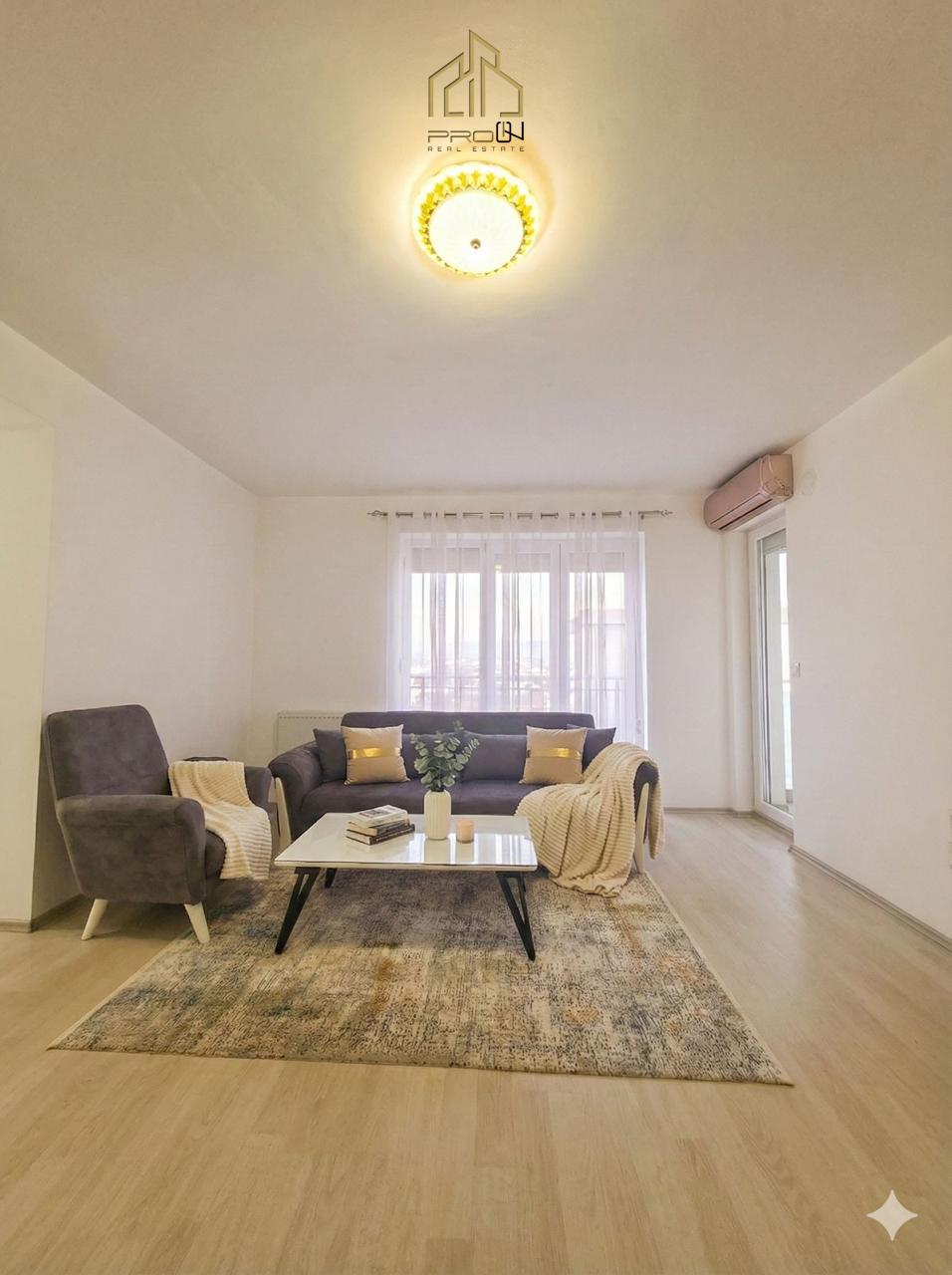 Penthouse / Banesë në shitje – Fushë Kosovë
