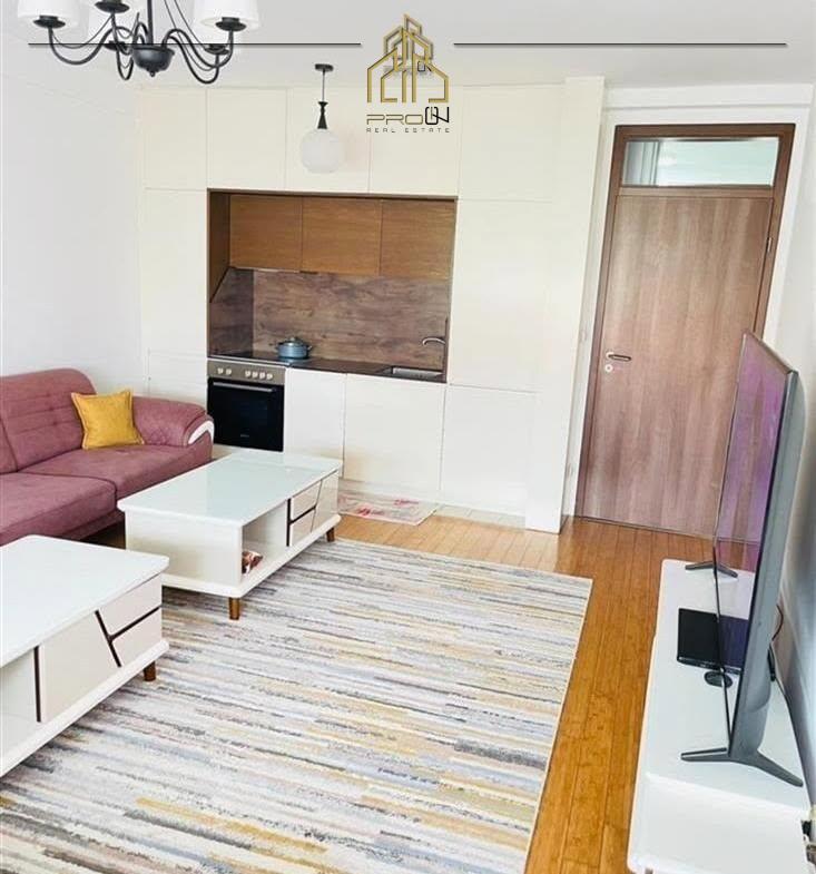 Banesë me qira – 4 Llullat 4