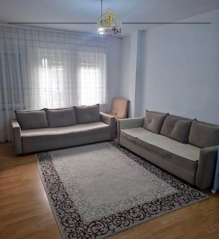 Kat shtëpie me qira – Qendër 2