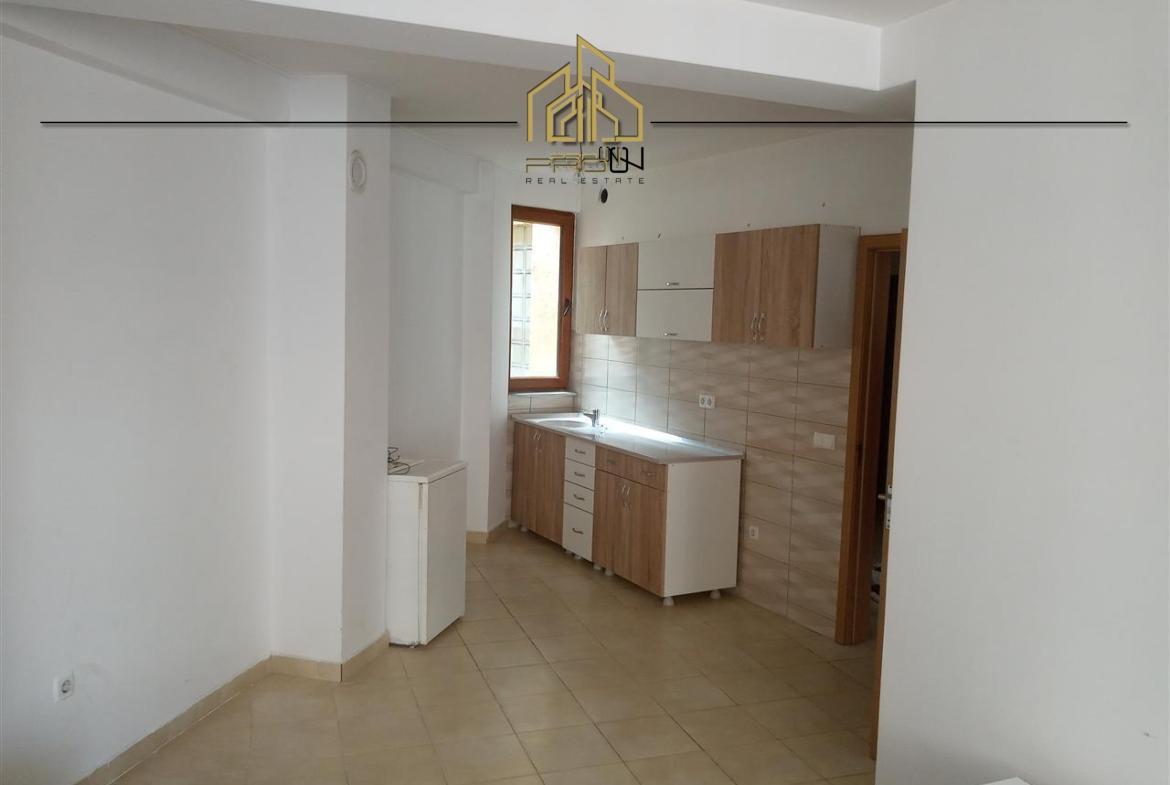 Banesë me qira – 4 Llullat 3