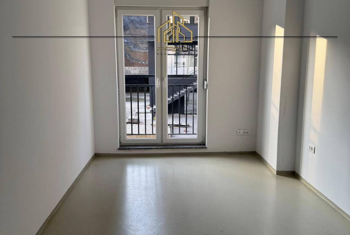 Banesë / Zyre me qira -Prishtina e Re 4