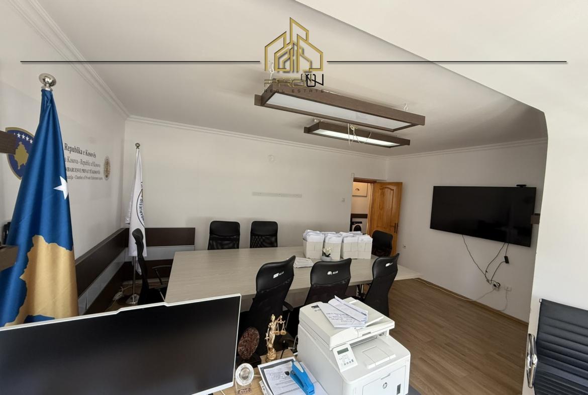 Banesë / Zyre me qira – Pejton 3