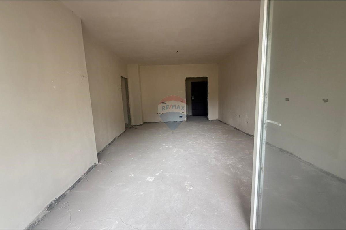 Apartament - Në Shitje - Rruga Straus, Lezhë