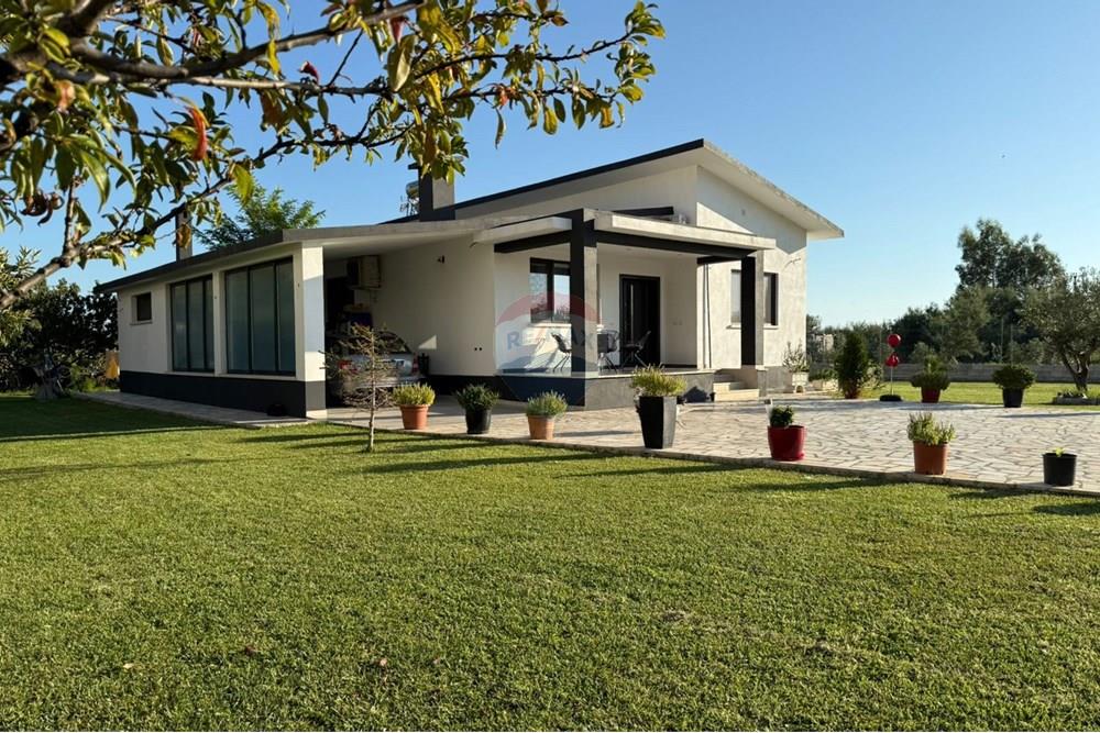 Shtepi Private - Në Shitje - Ishull Shëngjin, Lezhë