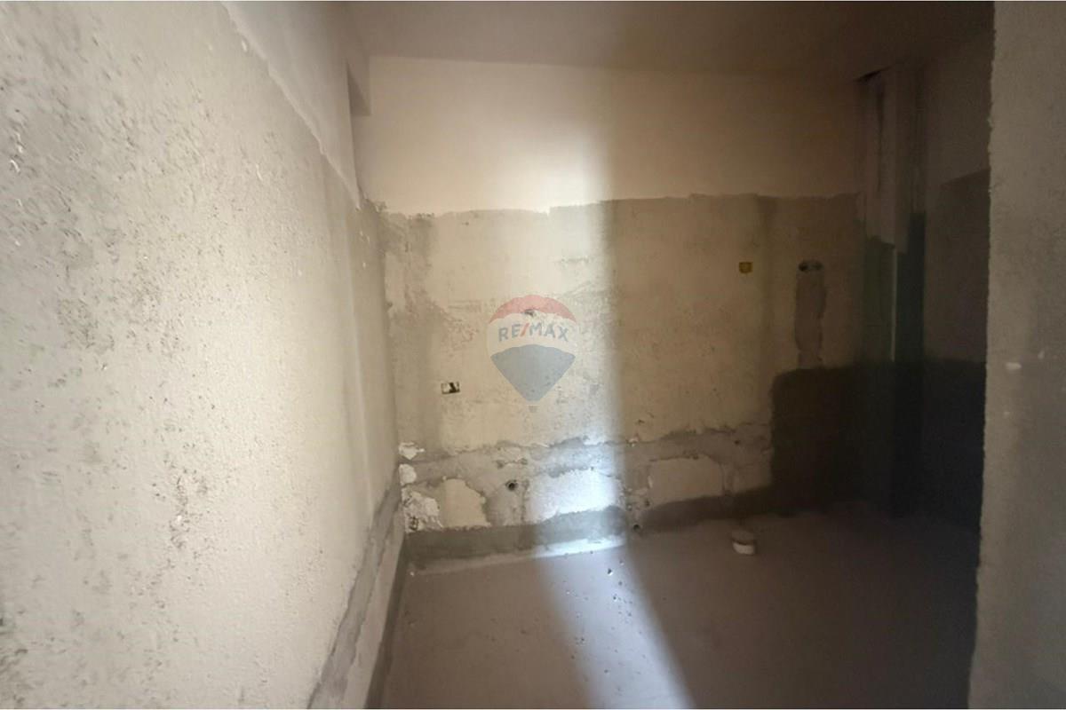 Apartament - Në Shitje - Rruga Straus, Lezhë