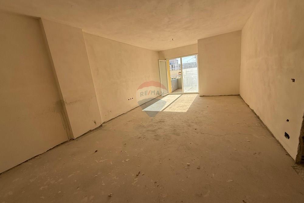 Apartament - Në Shitje - Rruga Straus, Lezhë 2