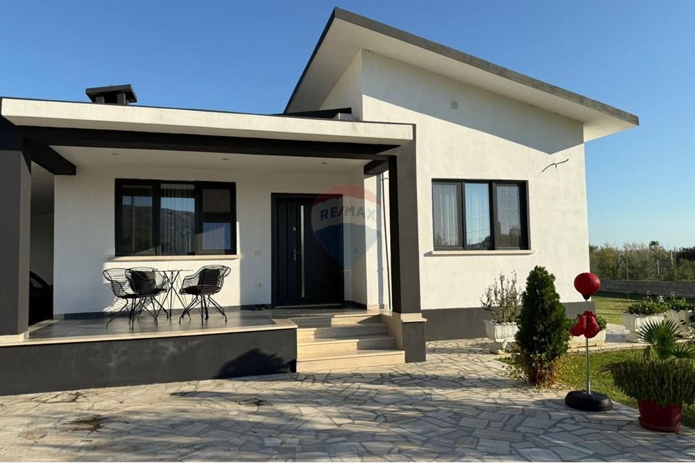 Shtepi Private - Në Shitje - Ishull Shëngjin, Lezhë