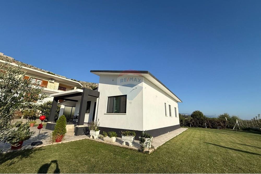 Shtepi Private - Në Shitje - Ishull Shëngjin, Lezhë