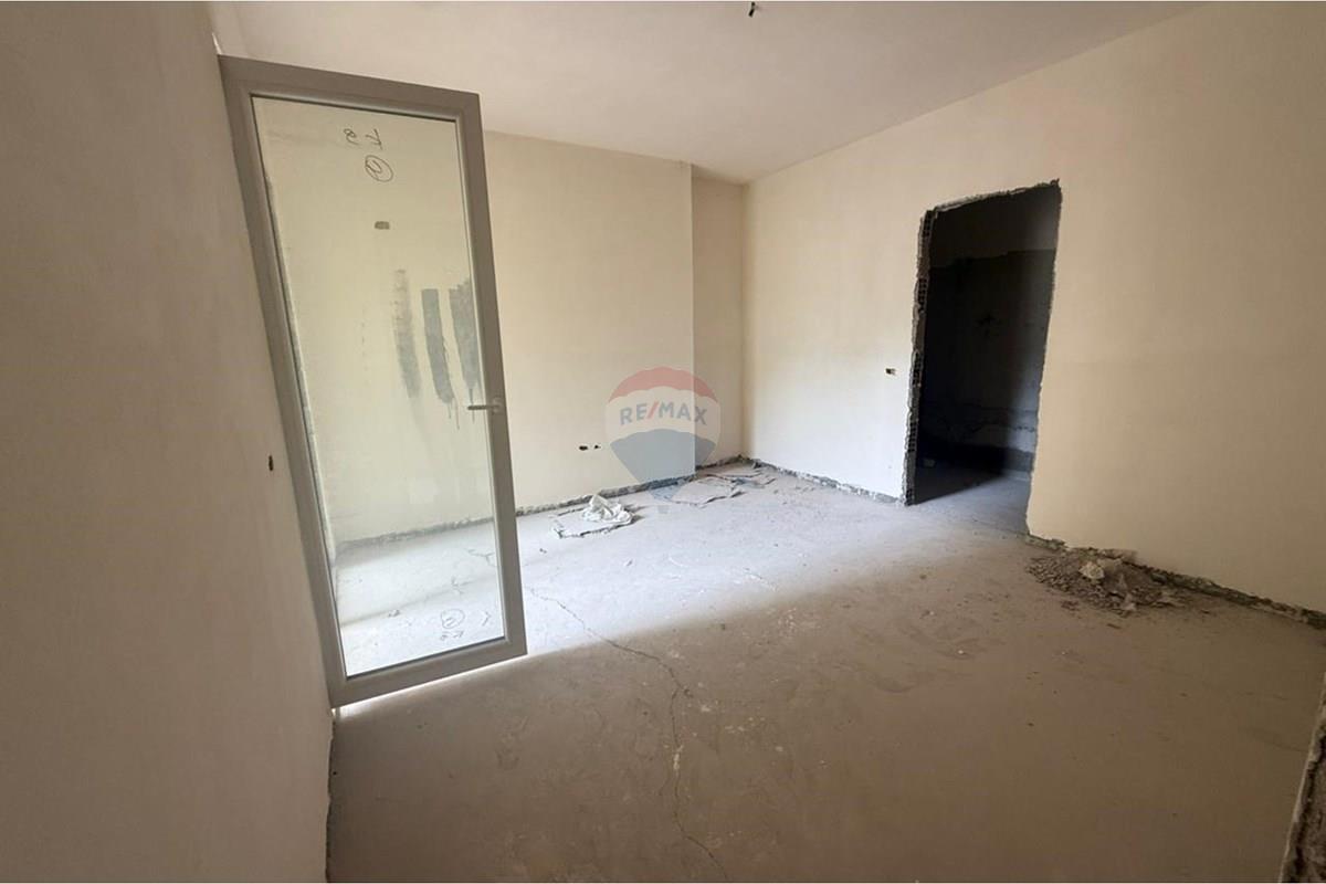 Apartament - Në Shitje - Rruga Straus, Lezhë