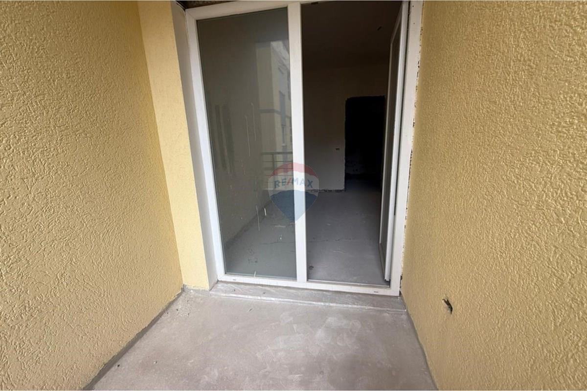 Apartament - Në Shitje - Rruga Straus, Lezhë