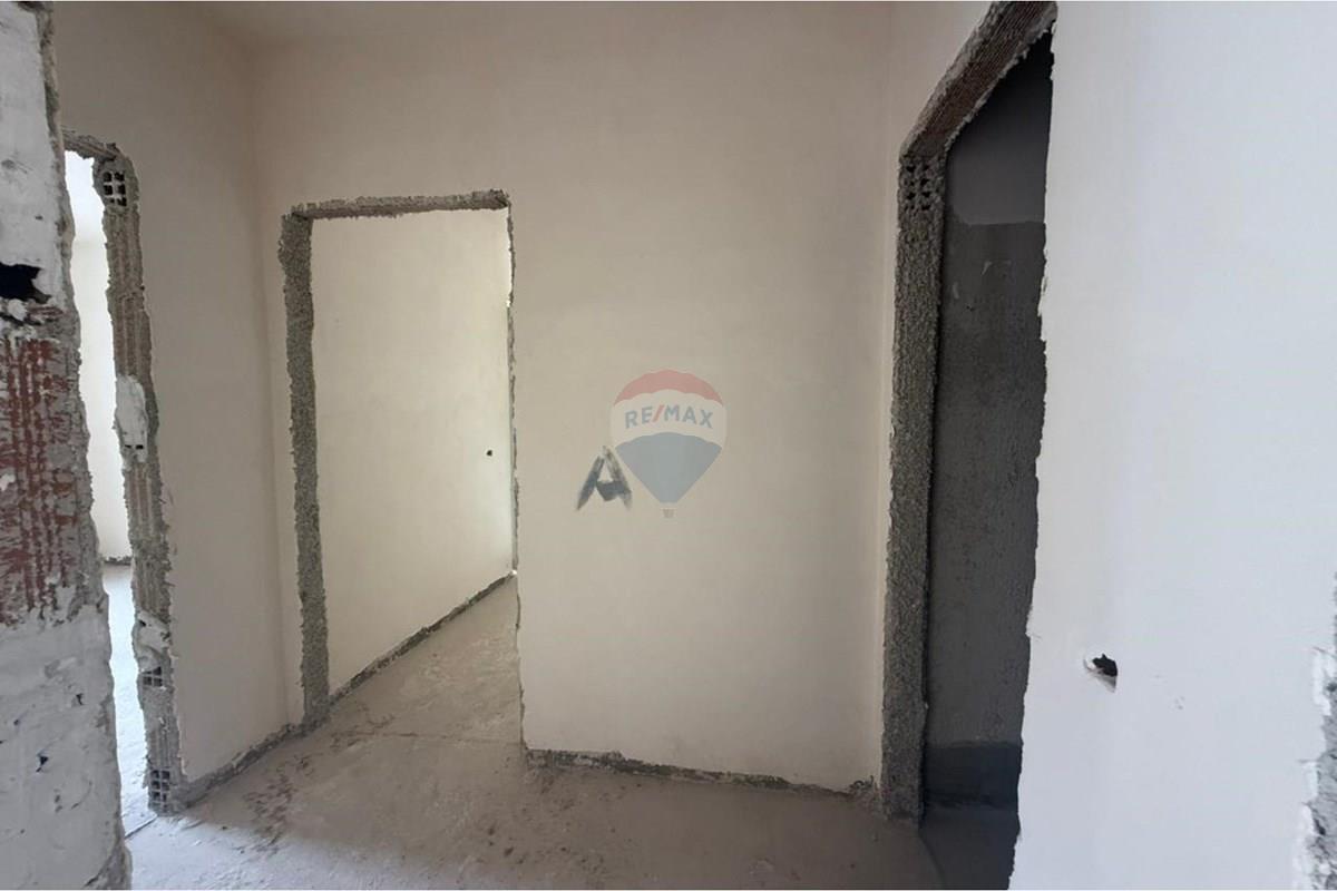 Apartament - Në Shitje - Rruga Straus, Lezhë