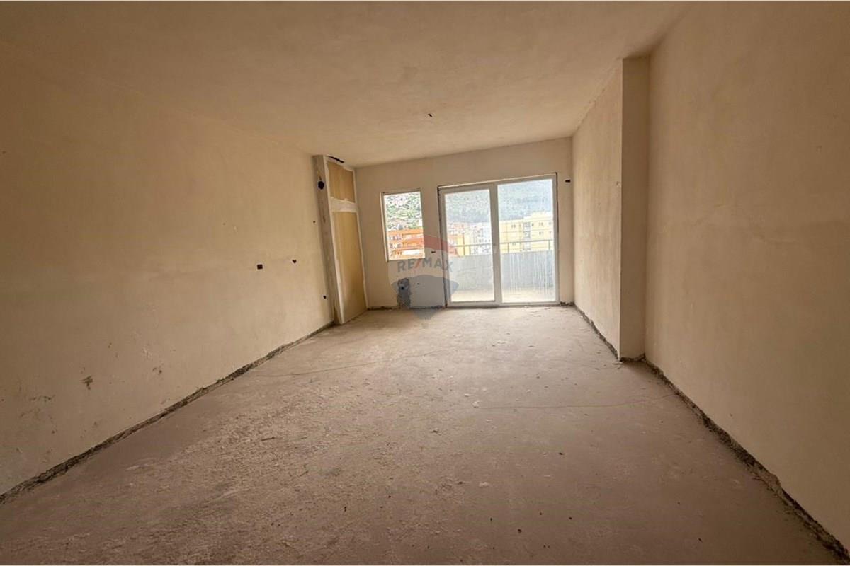 Apartament - Në Shitje - Rruga Straus, Lezhë