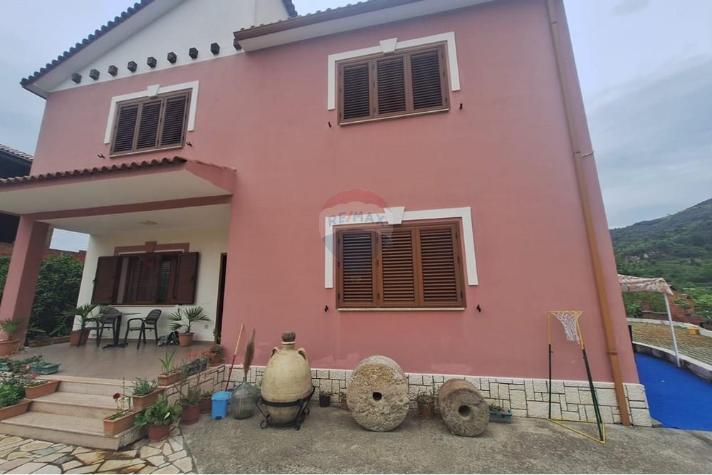 Vile - Për Qira - Pezë Helmës, Tiranë