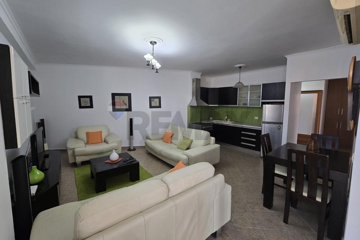 Apartament - Për Qira - Rruga e Barrikadave, Tiranë 3