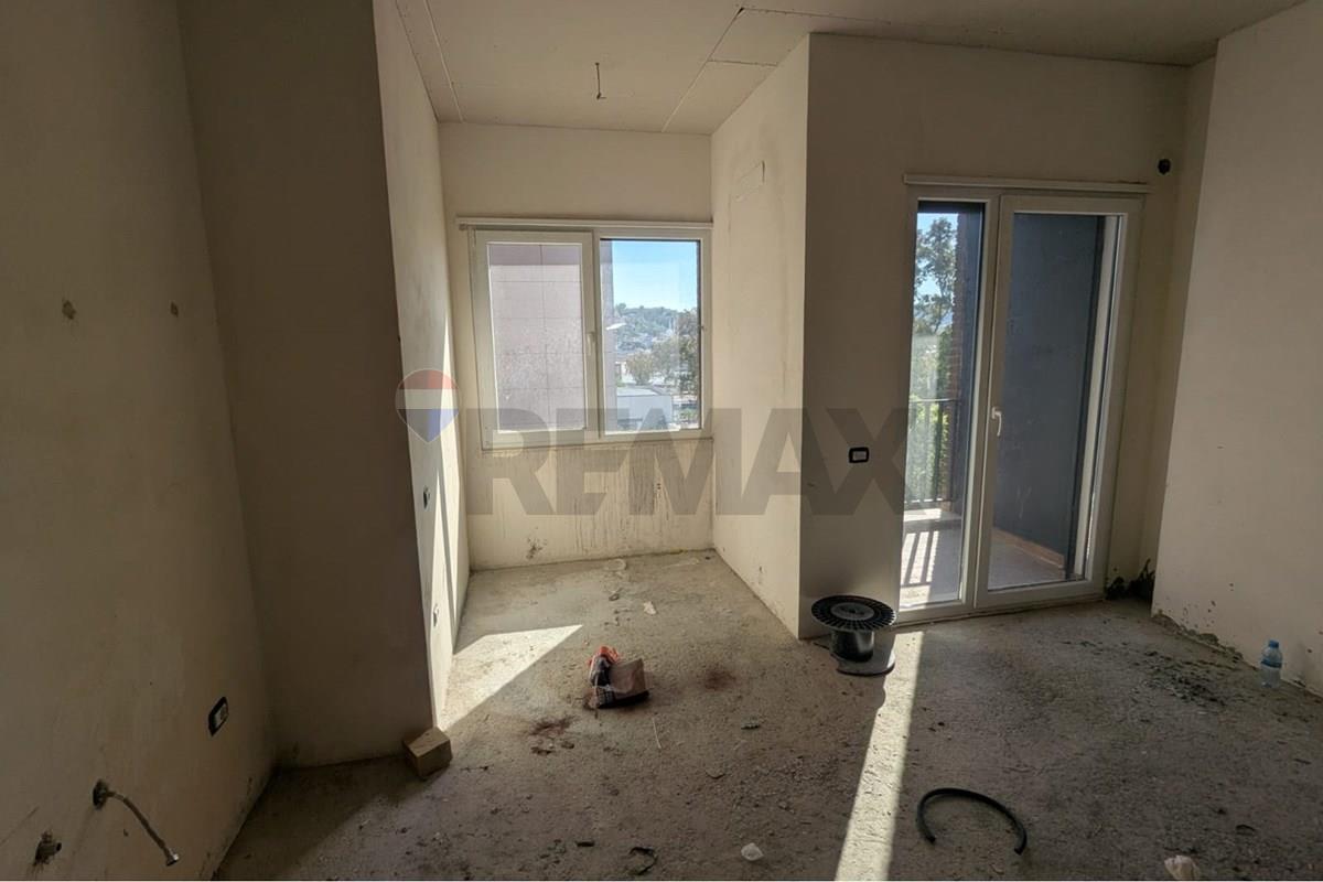 Apartament - Në Shitje - Pallati me Shigjeta, Tiranë