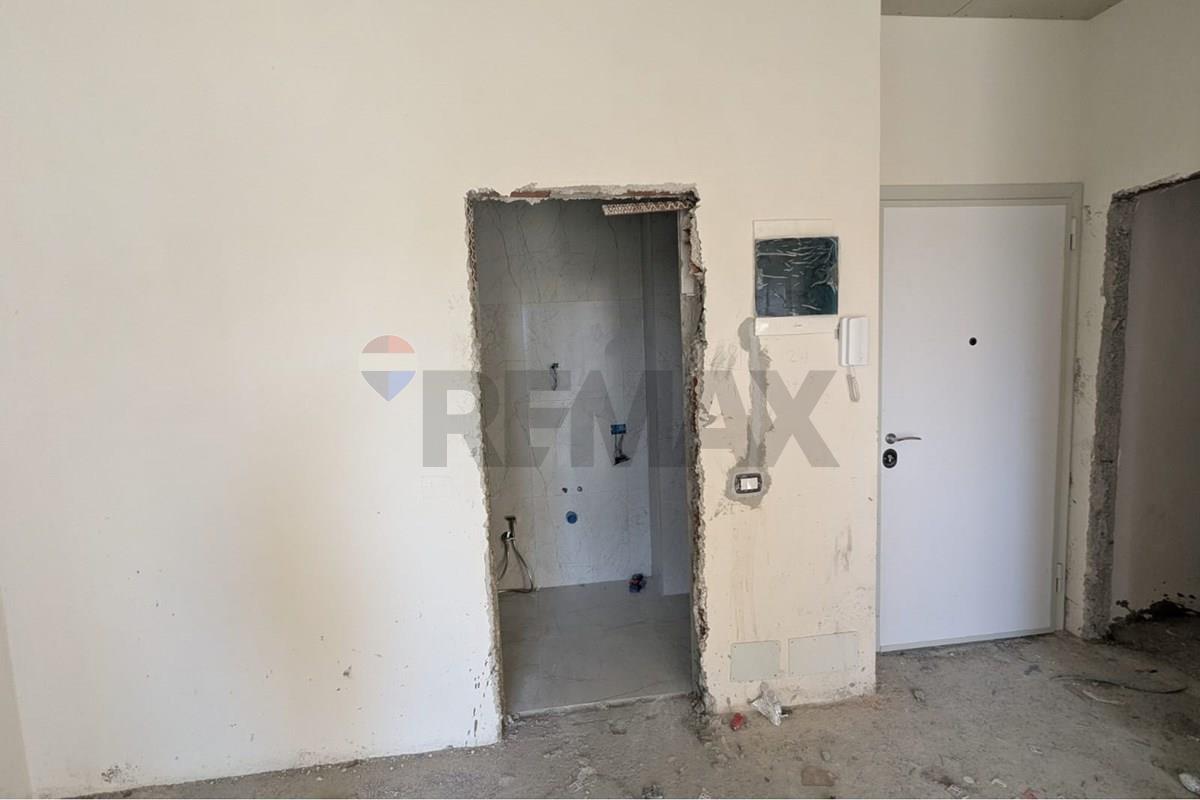 Apartament - Në Shitje - Pallati me Shigjeta, Tiranë 2