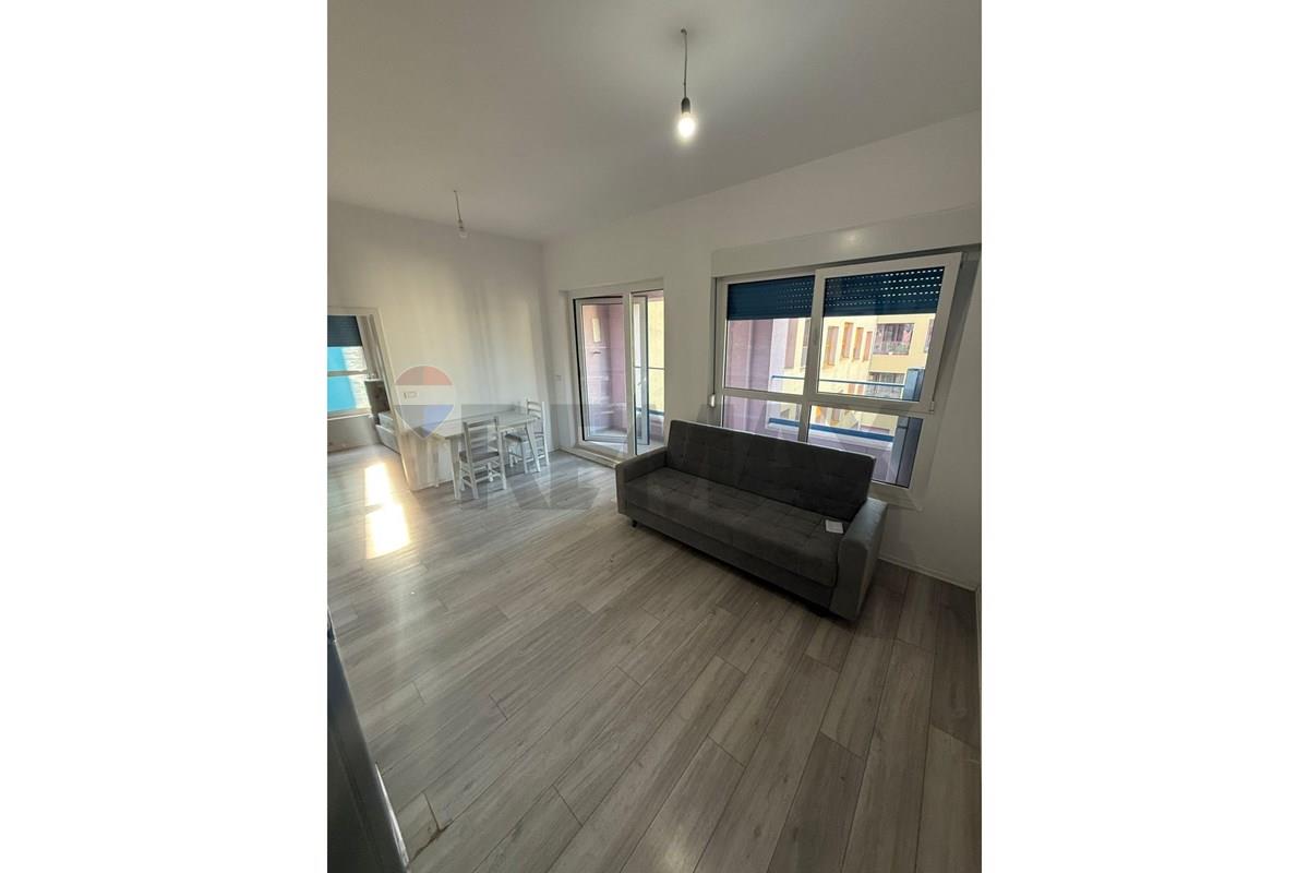 Apartament - Për Qira - Kompleksi Mangalem, Tiranë