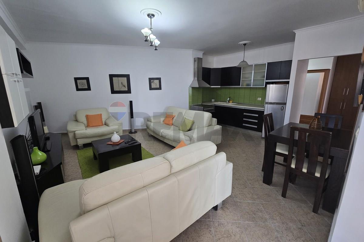 Apartament - Për Qira - Rruga e Barrikadave, Tiranë 2