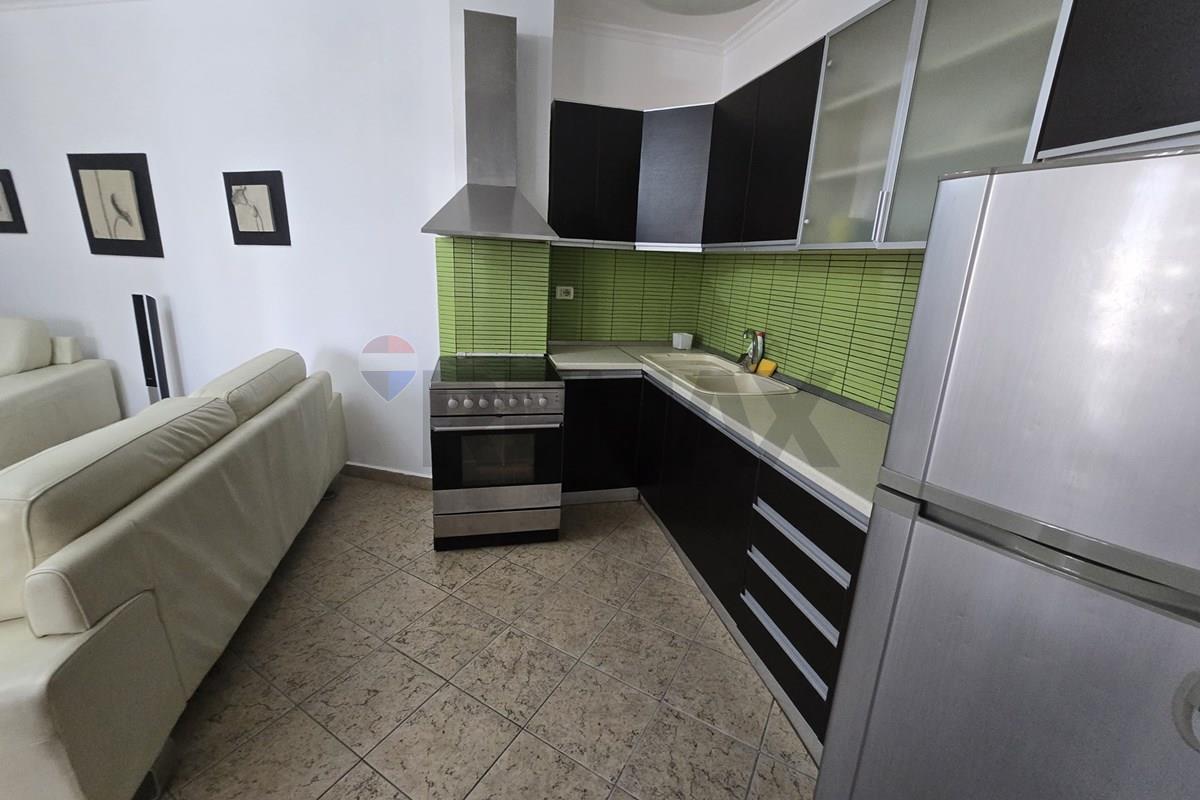 Apartament - Për Qira - Rruga e Barrikadave, Tiranë 4