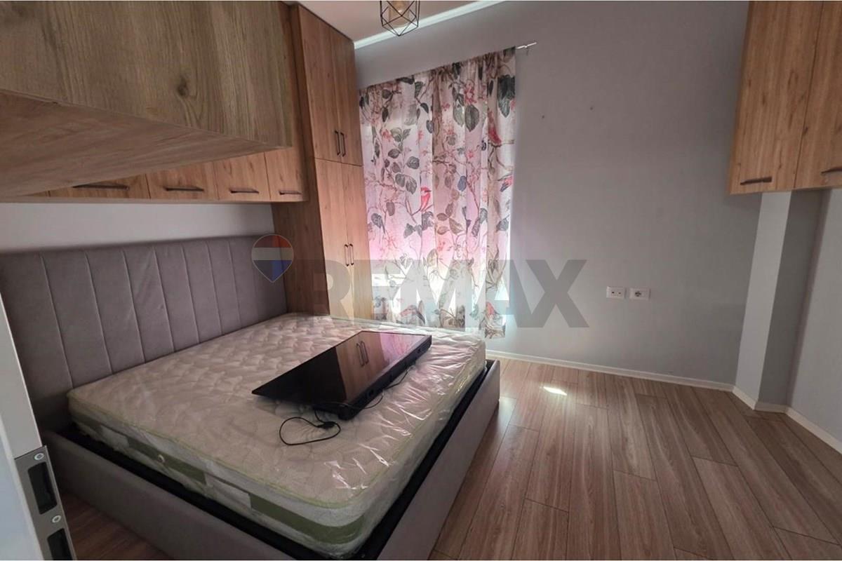 Apartament - Për Qira - Rruga Ali Demi, Tiranë 4