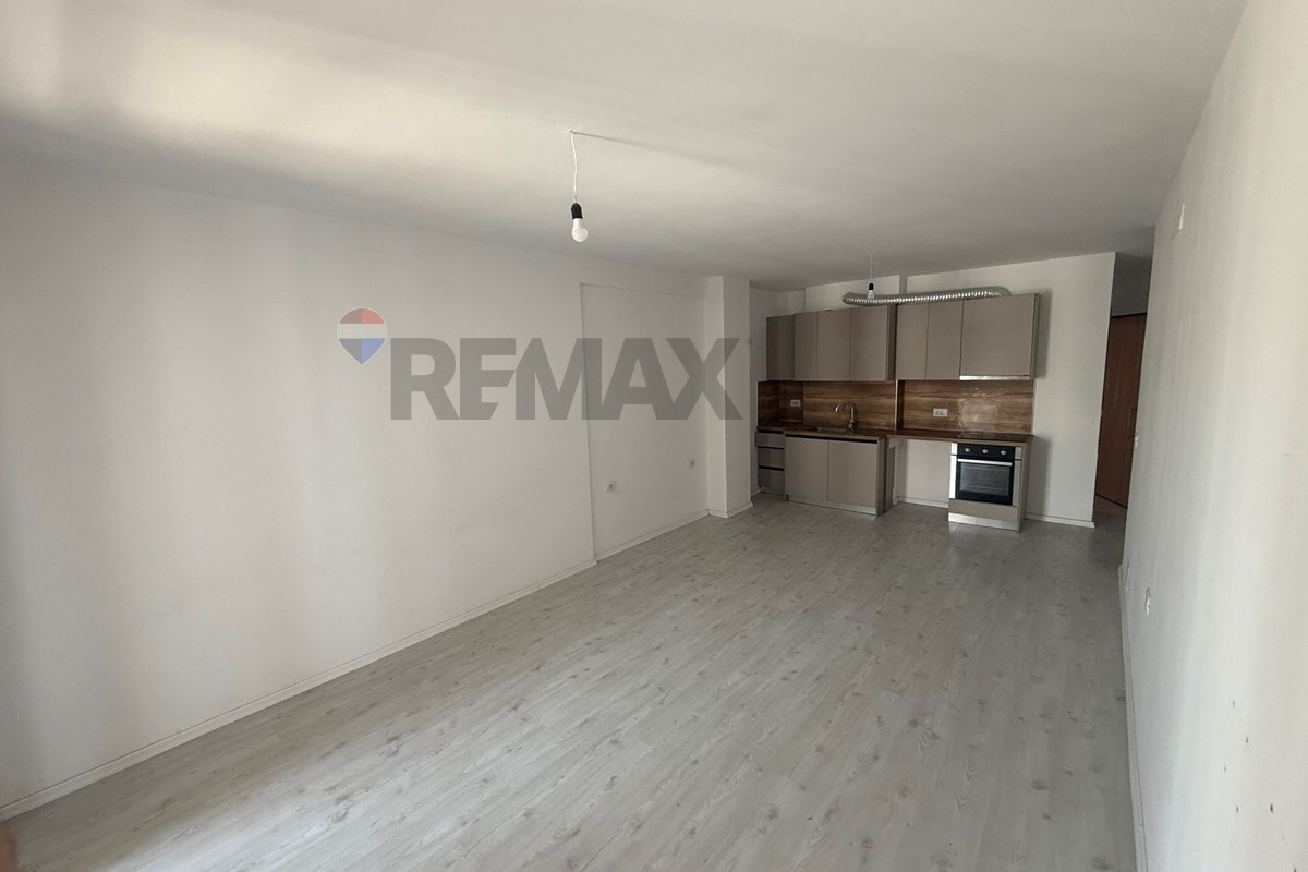 Apartament - Për Qira - Kombinat, Tiranë 4