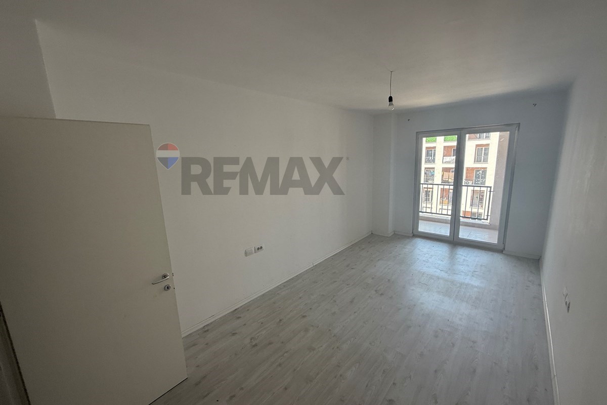 Apartament - Për Qira - Kombinat, Tiranë