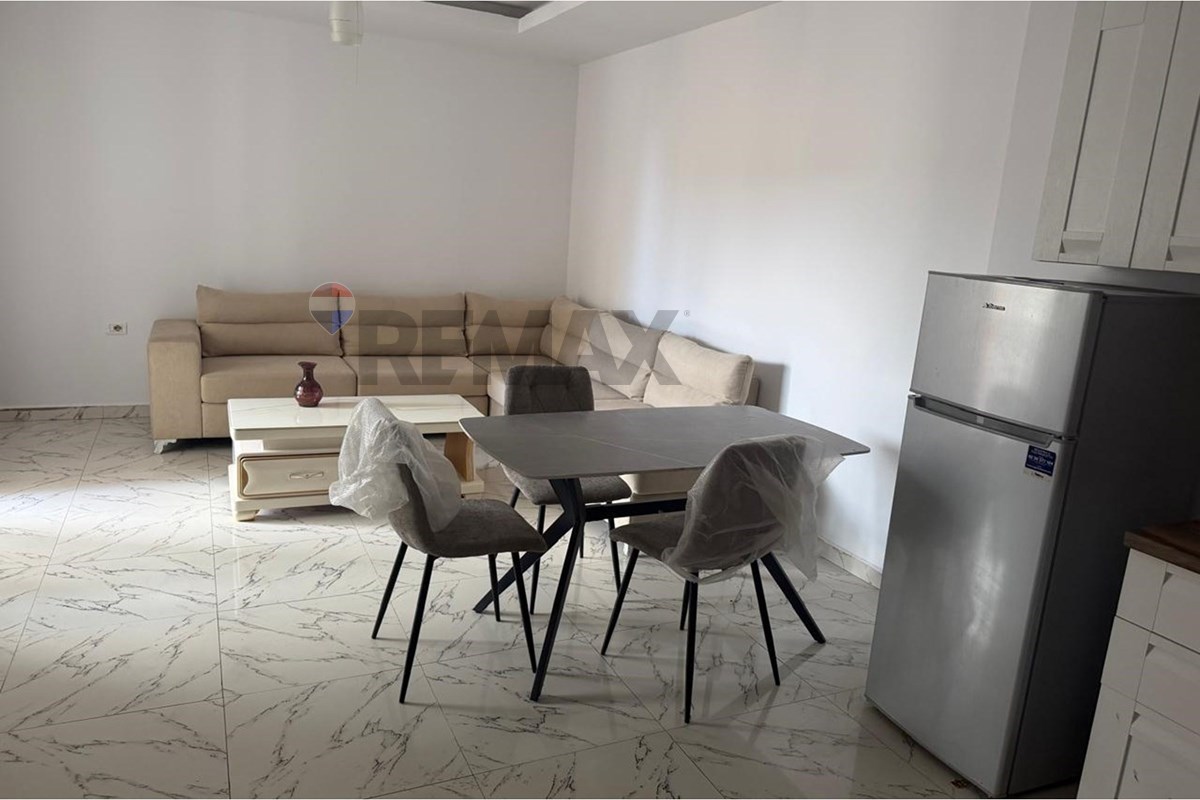Apartament - Për Qira - Kompleksi Delijorgji, Tiranë