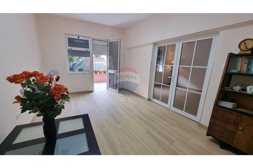 Apartament - Për Qira - Rruga e Durrësit, Tiranë