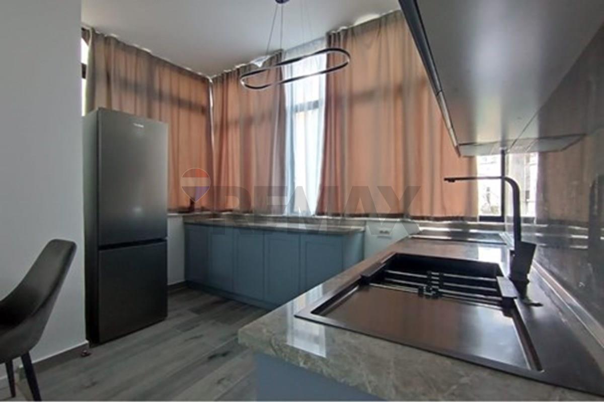 Apartament - Për Qira - Bulevardi Zogu I, Tiranë