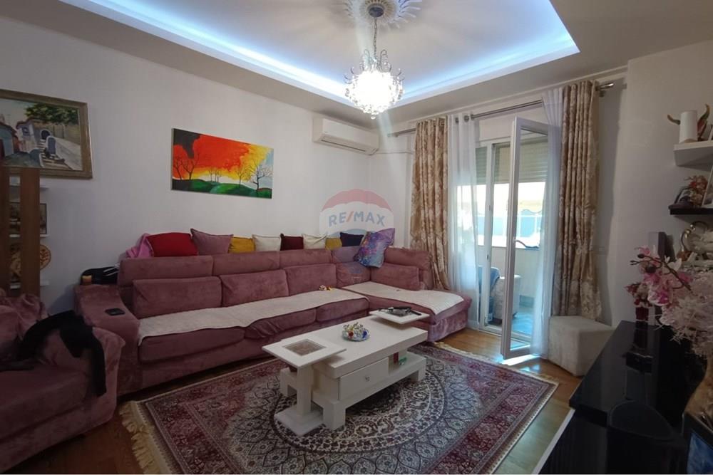Apartament - Në Shitje - Rruga 5 Maji, Tiranë 2