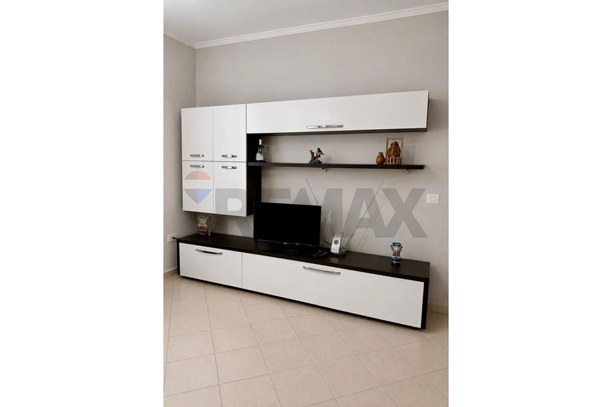 Apartament - Për Qira - Rruga Shefqet Kuka, Tiranë 4